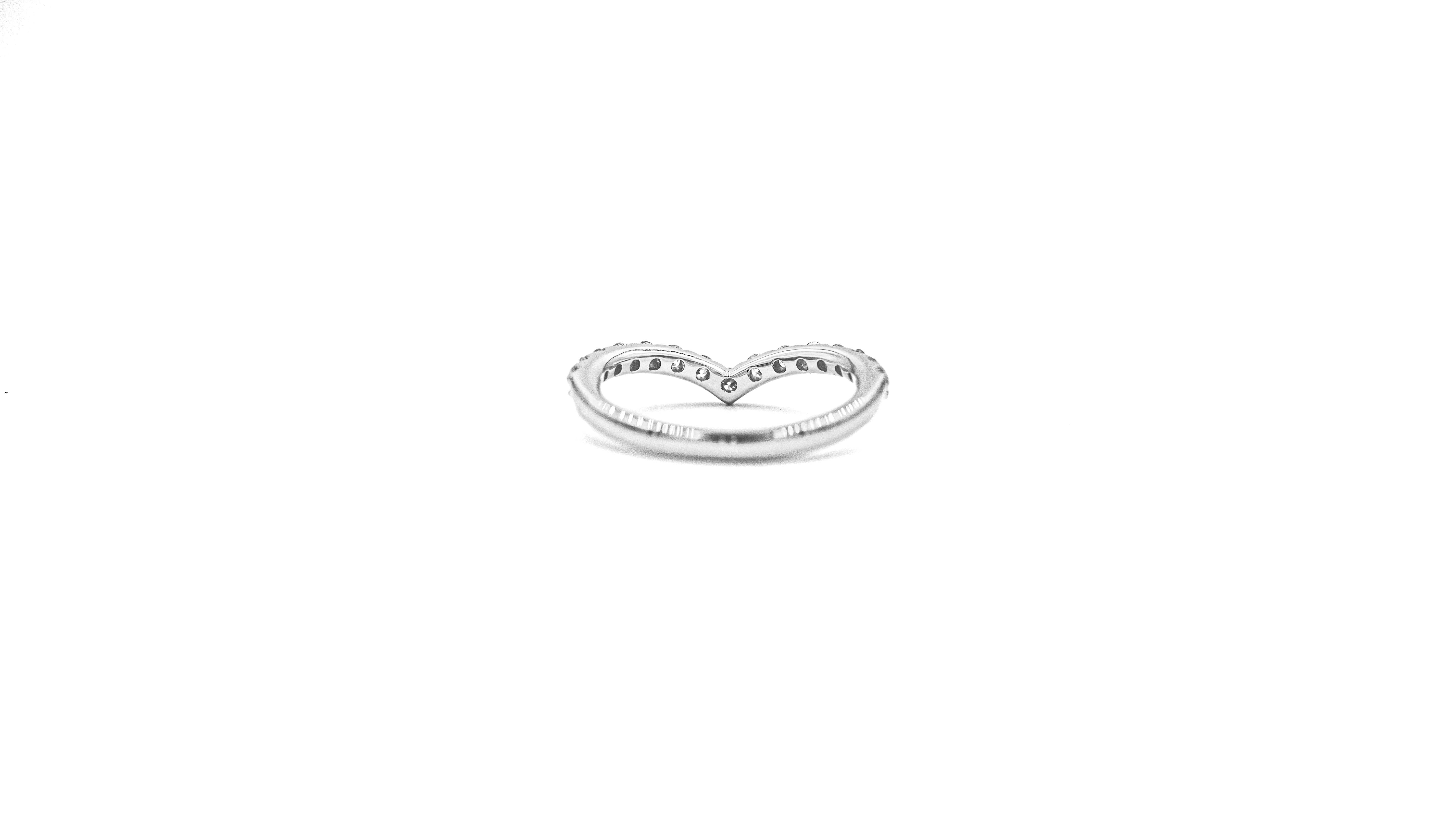 0.3 CT Diamond Chevron Ring - Candid Japan